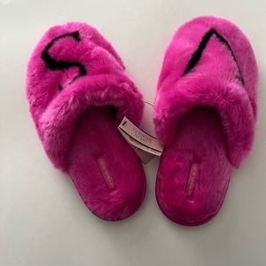 VICTORIA'S SECRET Closed-Toe Faux Fur Slipper Size Large Pink/Black